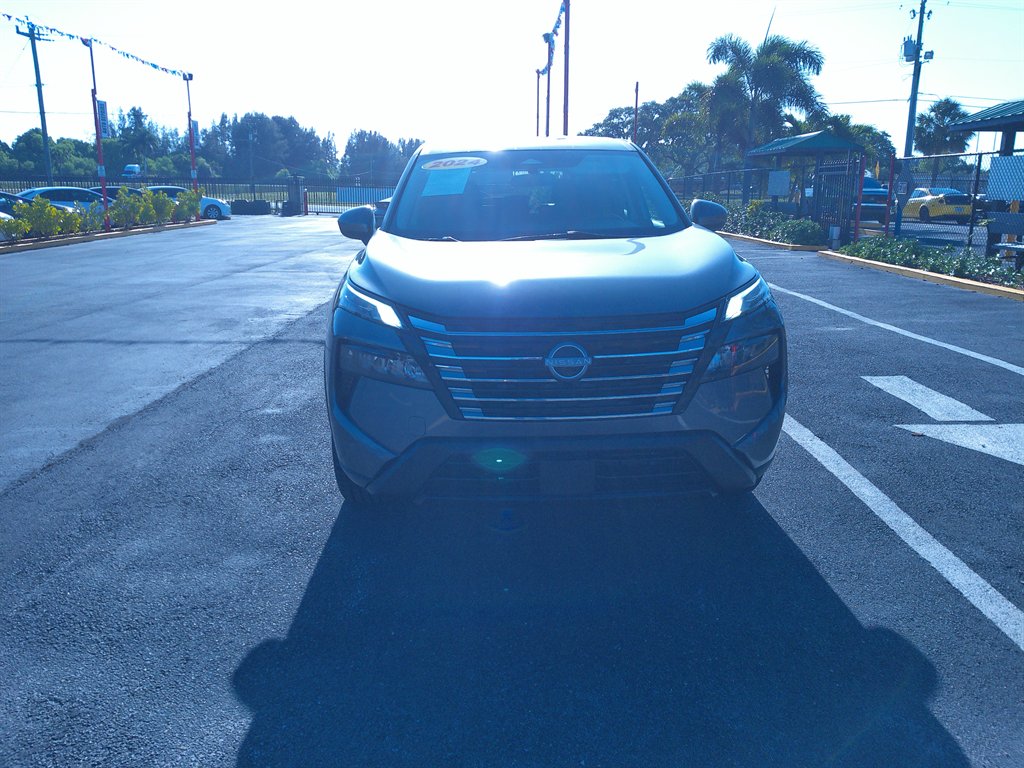2024 Nissan Rogue SV FWD's photo
